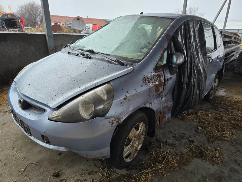 Honda Jazz Ударена, снимка 1 - Автомобили и джипове - 49070801