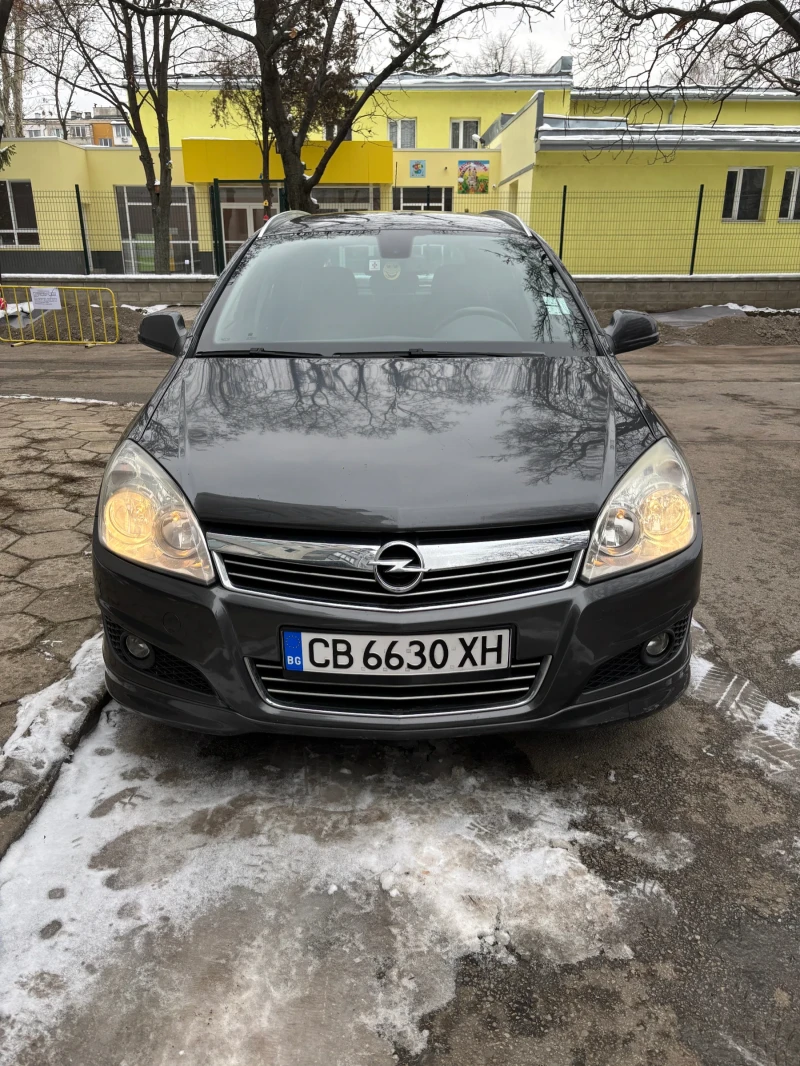 Opel Astra, снимка 1 - Автомобили и джипове - 48880932