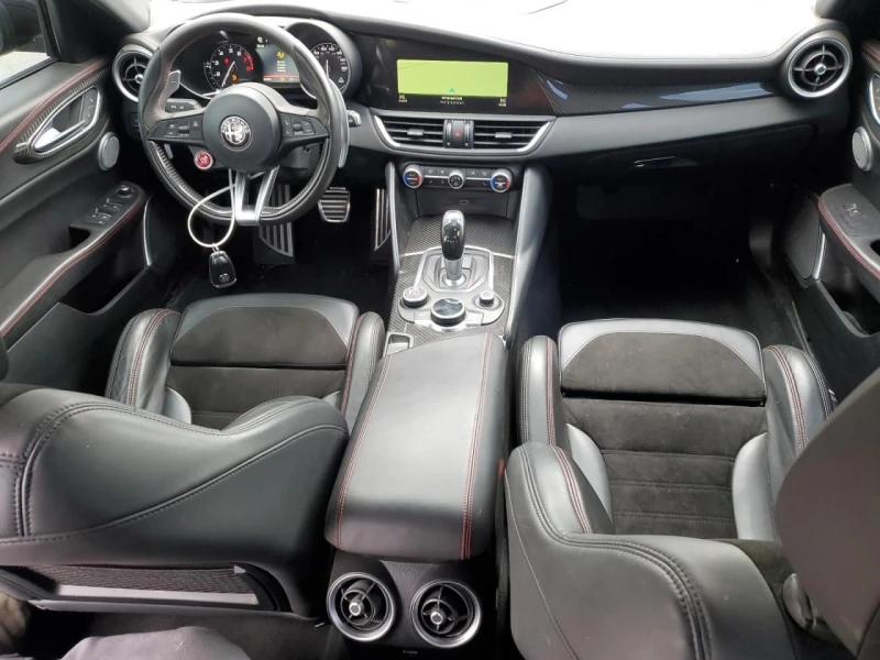 Alfa Romeo Giulia, снимка 8 - Автомобили и джипове - 52322746