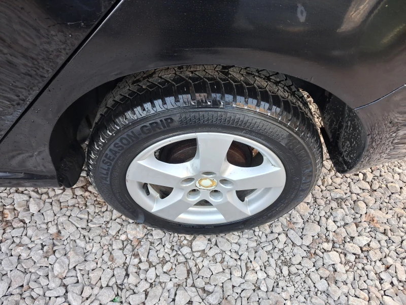 Skoda Fabia 1.4i* * КЛИМА* * КОМБИ, снимка 13 - Автомобили и джипове - 52868780