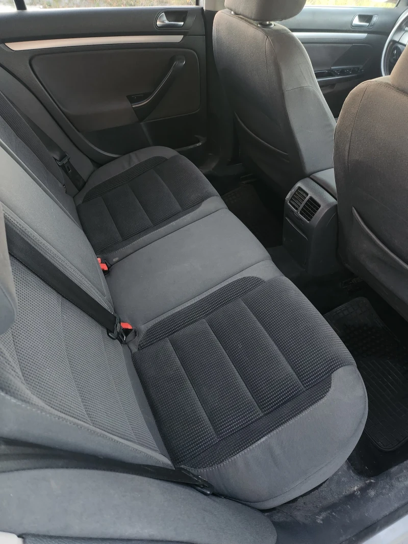 VW Golf 1.9 TDI, снимка 10 - Автомобили и джипове - 52918706