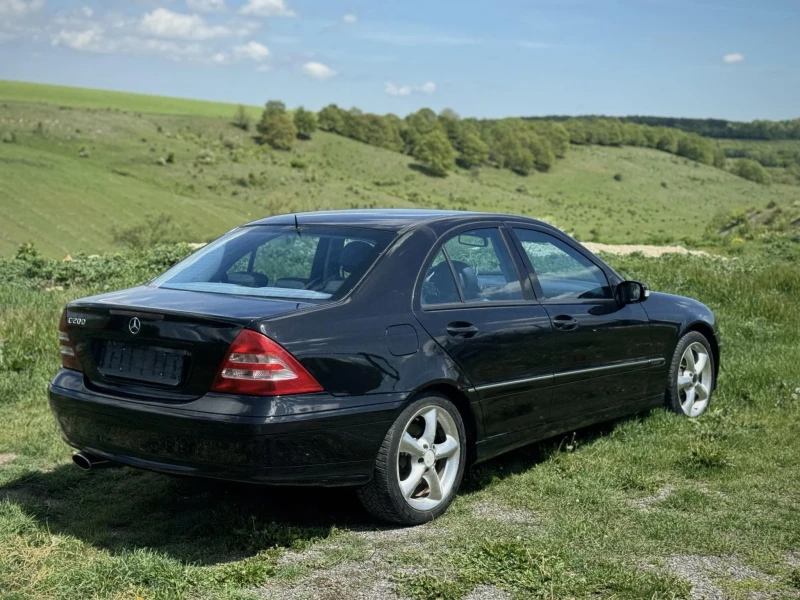 Mercedes-Benz C 200 Kompressor, снимка 3 - Автомобили и джипове - 52962167