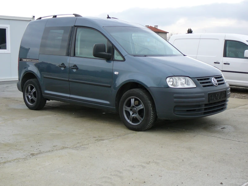 VW Caddy 1.9 tdi Автомат, снимка 2 - Автомобили и джипове - 53387073