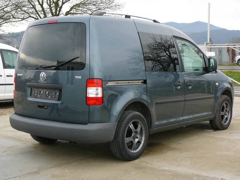 VW Caddy 1.9 tdi Автомат, снимка 5 - Автомобили и джипове - 53387073