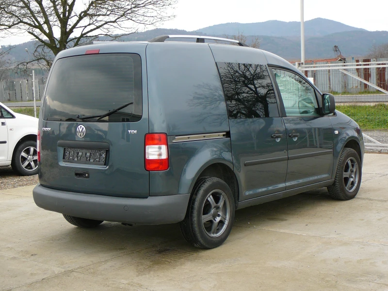 VW Caddy 1.9 tdi Автомат, снимка 6 - Автомобили и джипове - 53387073