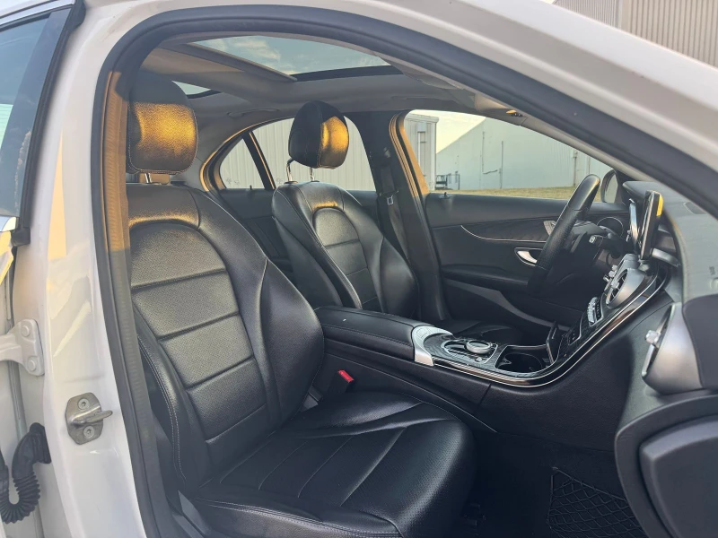 Mercedes-Benz C 300, снимка 12 - Автомобили и джипове - 53442200