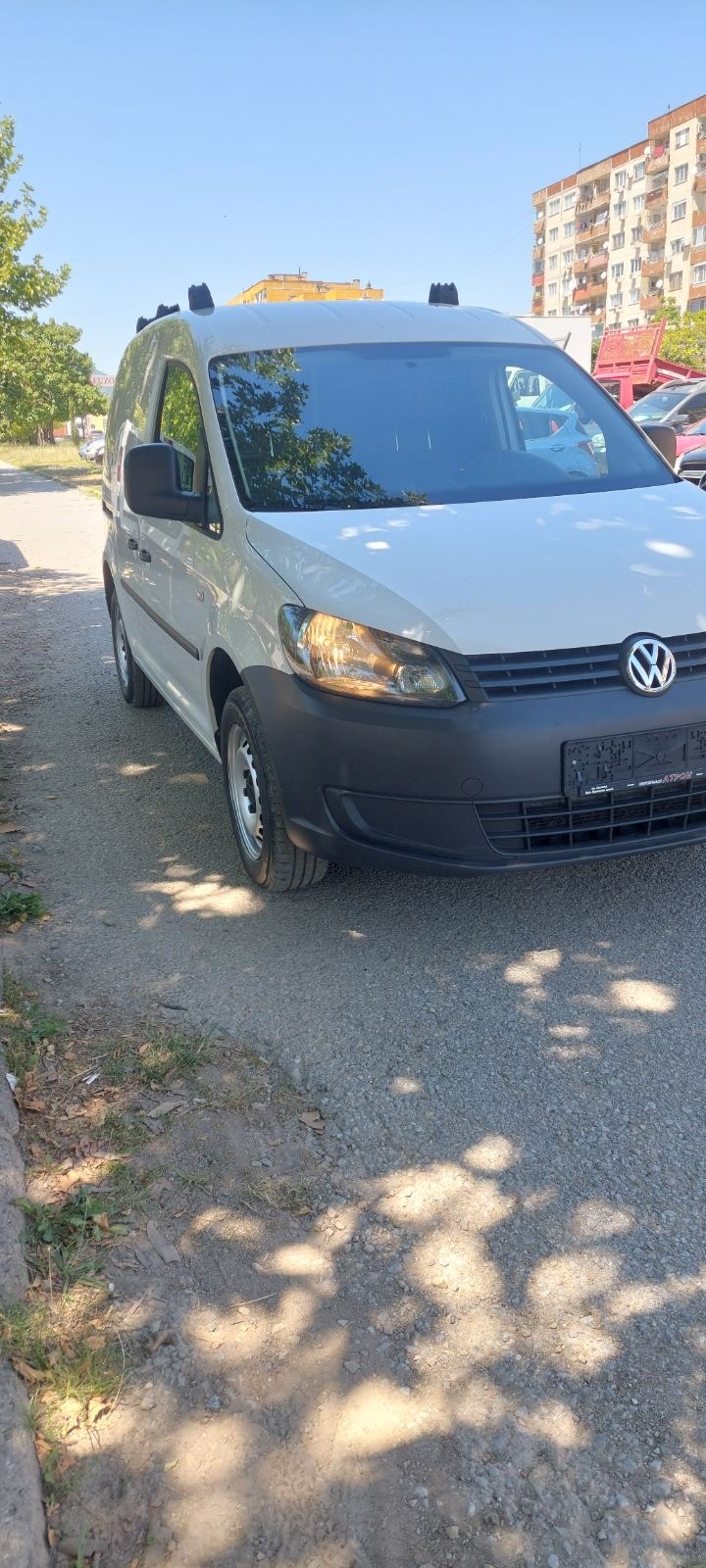 VW Caddy, снимка 2 - Автомобили и джипове - 46529626