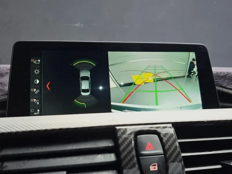 BMW 320 i, снимка 17 - Автомобили и джипове - 54592442