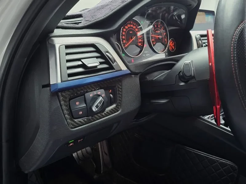 BMW 320 i, снимка 15 - Автомобили и джипове - 54592442