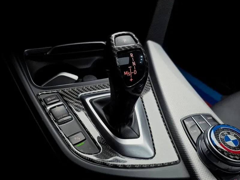 BMW 320 i, снимка 9 - Автомобили и джипове - 54592442