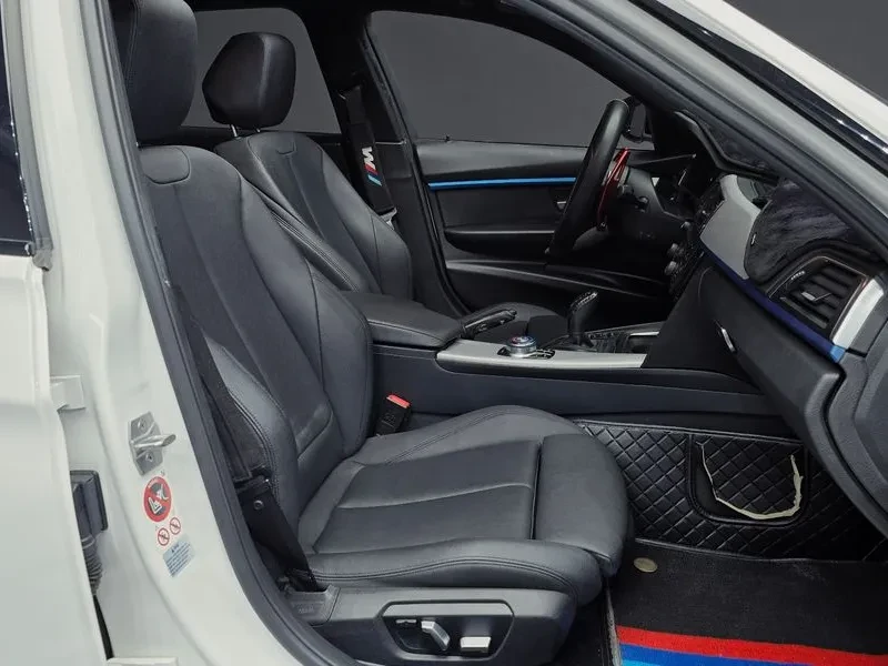 BMW 320 i, снимка 12 - Автомобили и джипове - 54592442