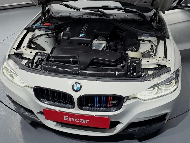 BMW 320 i, снимка 6 - Автомобили и джипове - 54592442