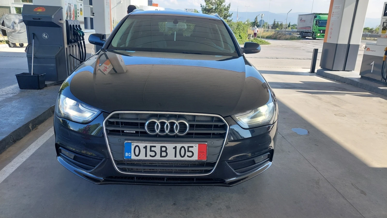 Audi A4 3.0 FULL ЕКСТРИ - изображение 2