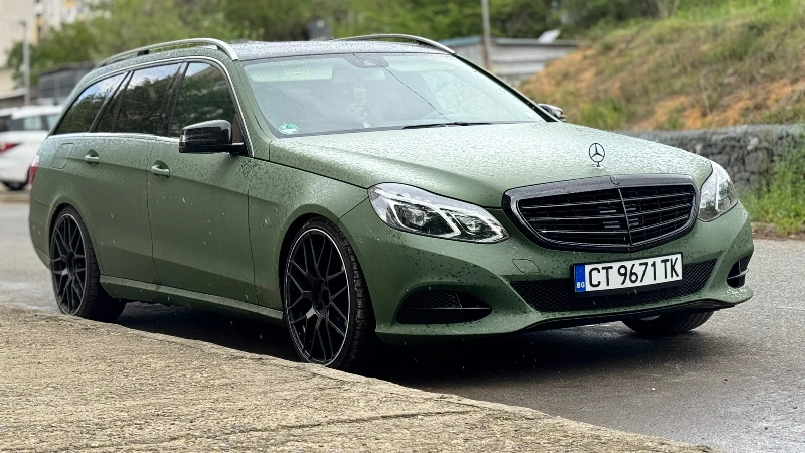 Mercedes-Benz E 300 Bluetec 9G-Tronic - изображение 2