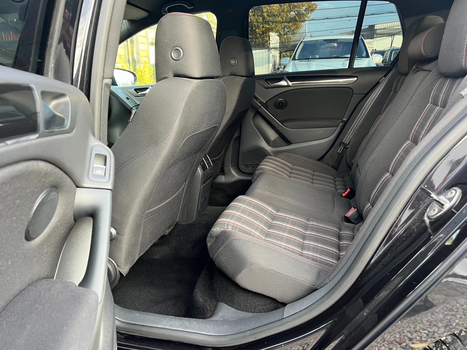 VW Golf  | Mobile.bg   11