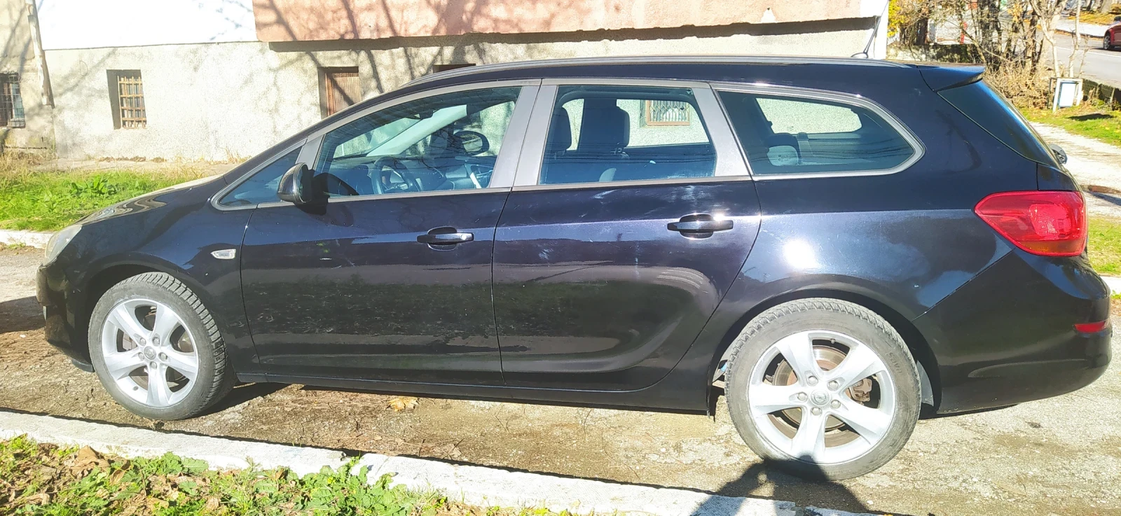 Opel Astra Sport Tourer 1.7 CDTi - изображение 10