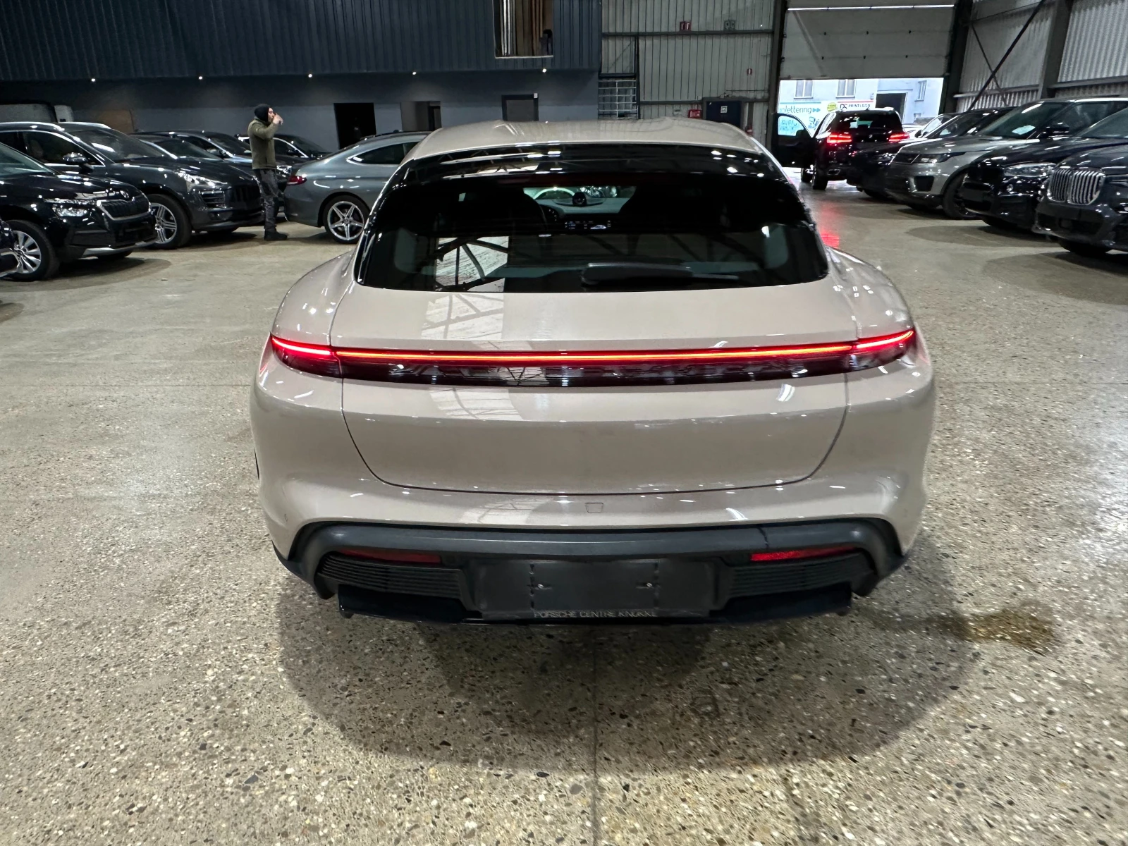 Porsche Taycan 93KWh AWD GT - изображение 4