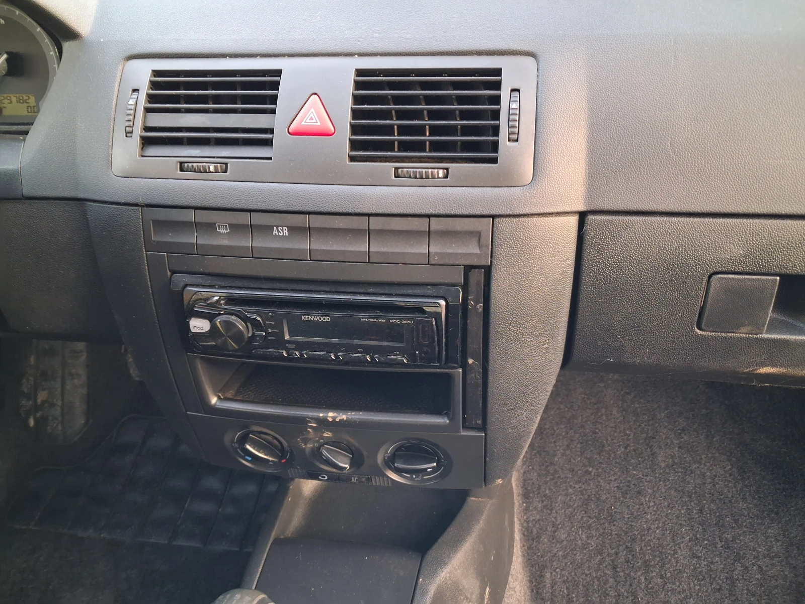 Skoda Fabia 1.4i* * �����* * ����� | Mobile.bg � ����������� 12