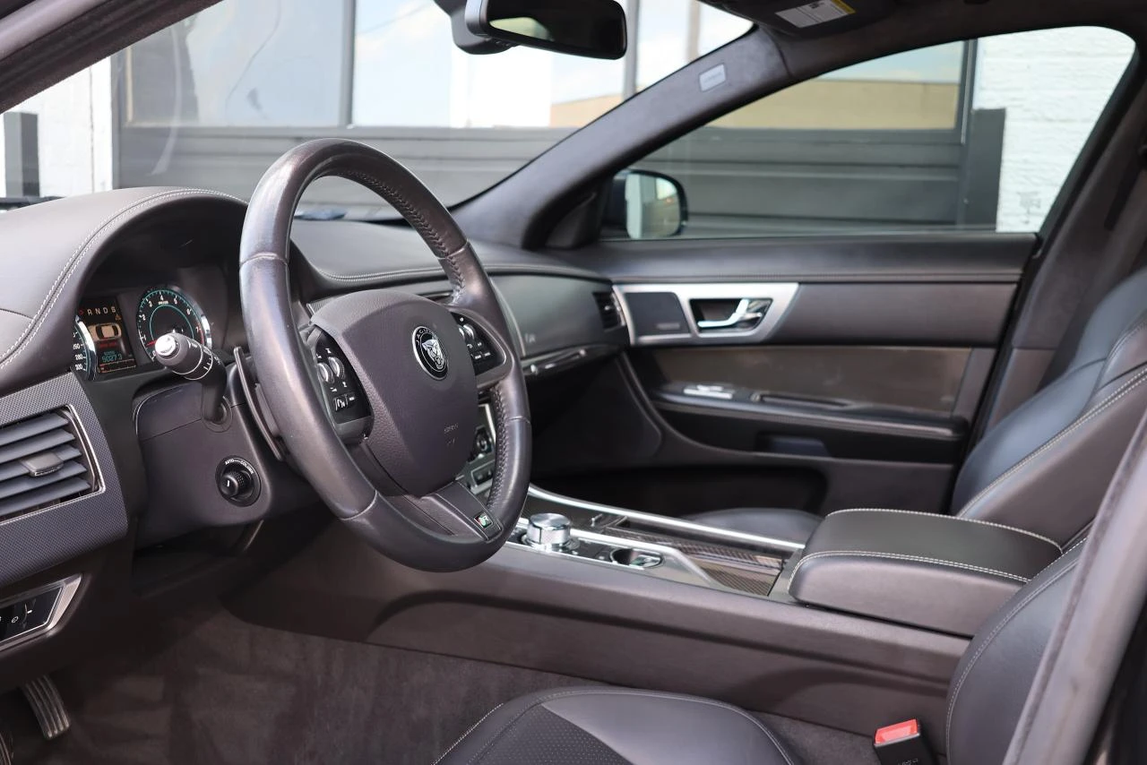 Jaguar Xf XFR 5.0L V8 - SUNROOF| BLINDSPOT| NAVI| CAMERA, снимка 9 - Автомобили и джипове - 53818466