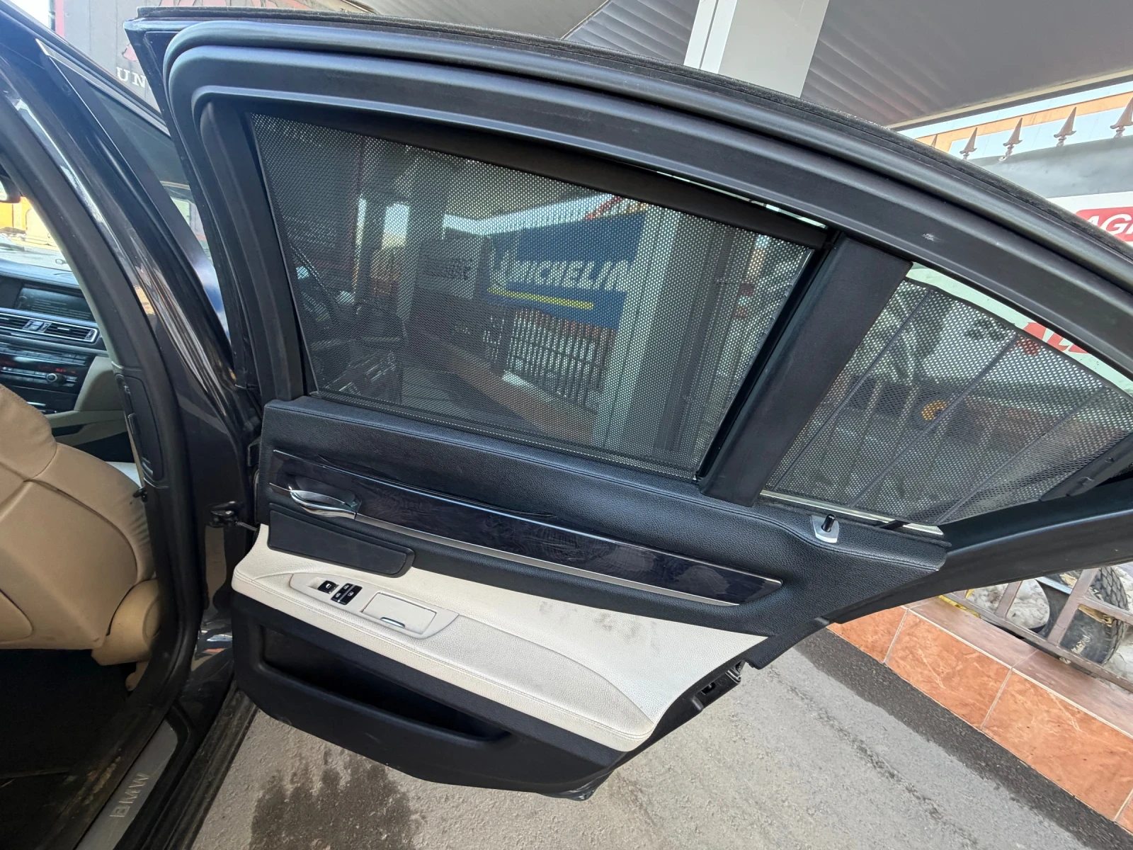 BMW 730 БАРТЕР* 3.0Д* Телевизори* 5бутона, снимка 7 - Автомобили и джипове - 54153642