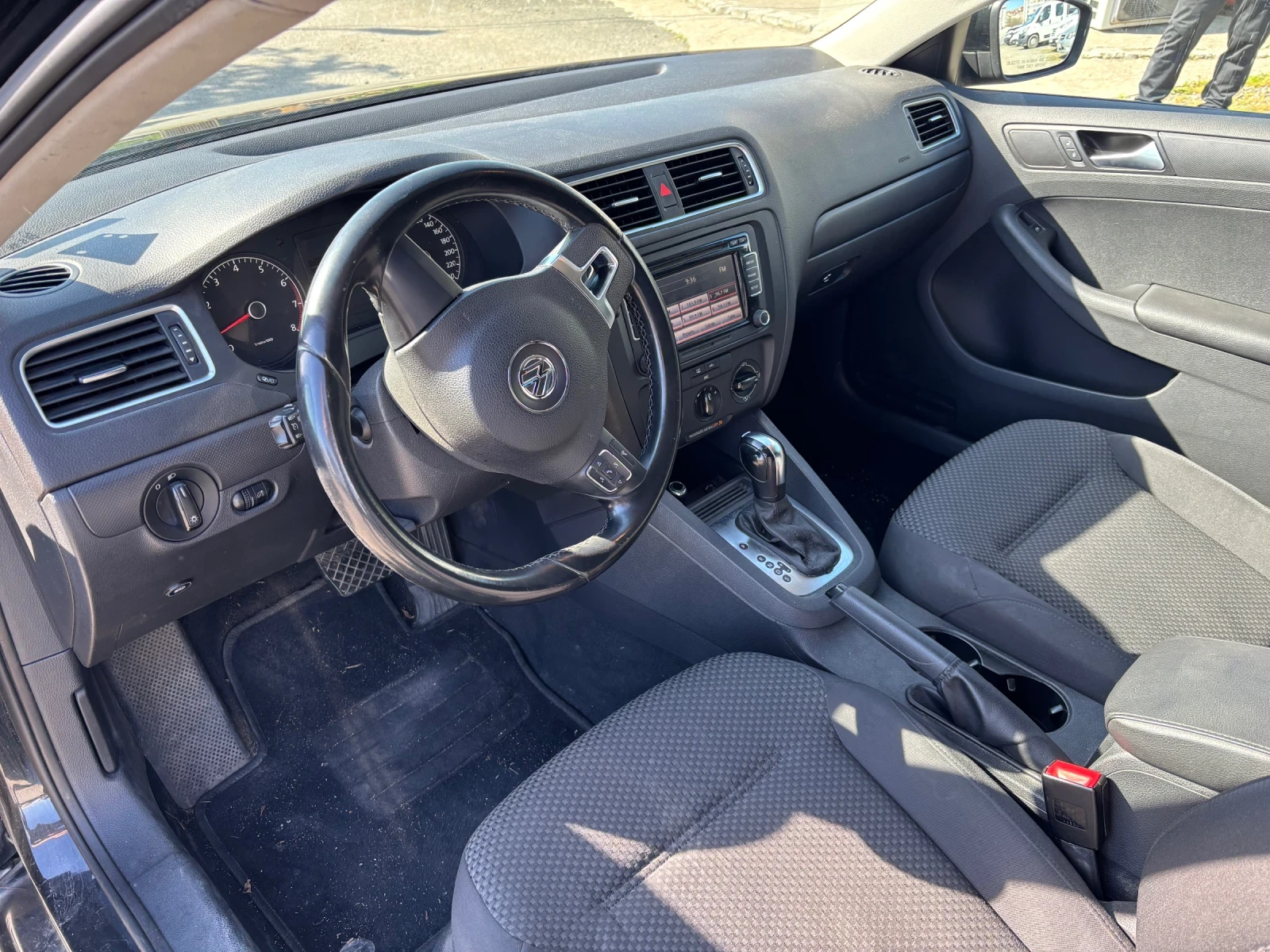 VW Jetta 2.0 115 ГАЗ/Бензин, снимка 5 - Автомобили и джипове - 54323876