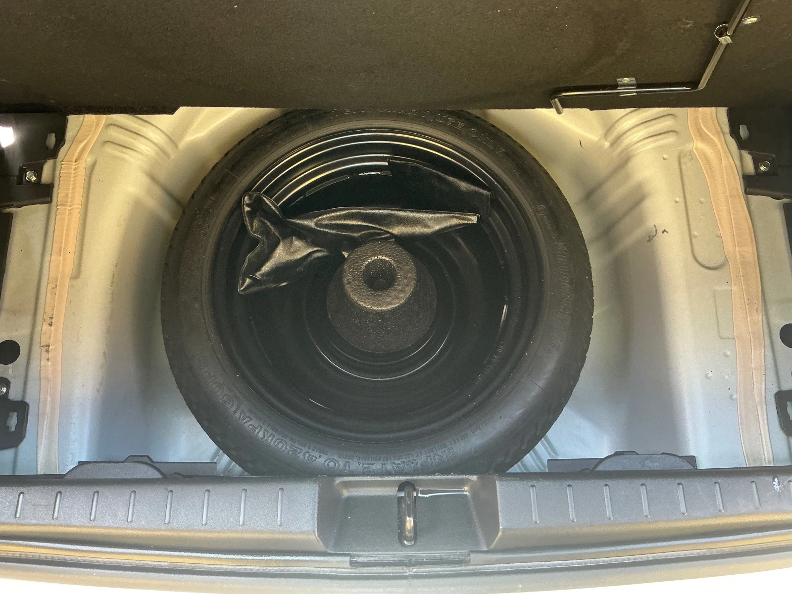 Toyota Yaris 1.3 VVT-I, снимка 10 - Автомобили и джипове - 54573291
