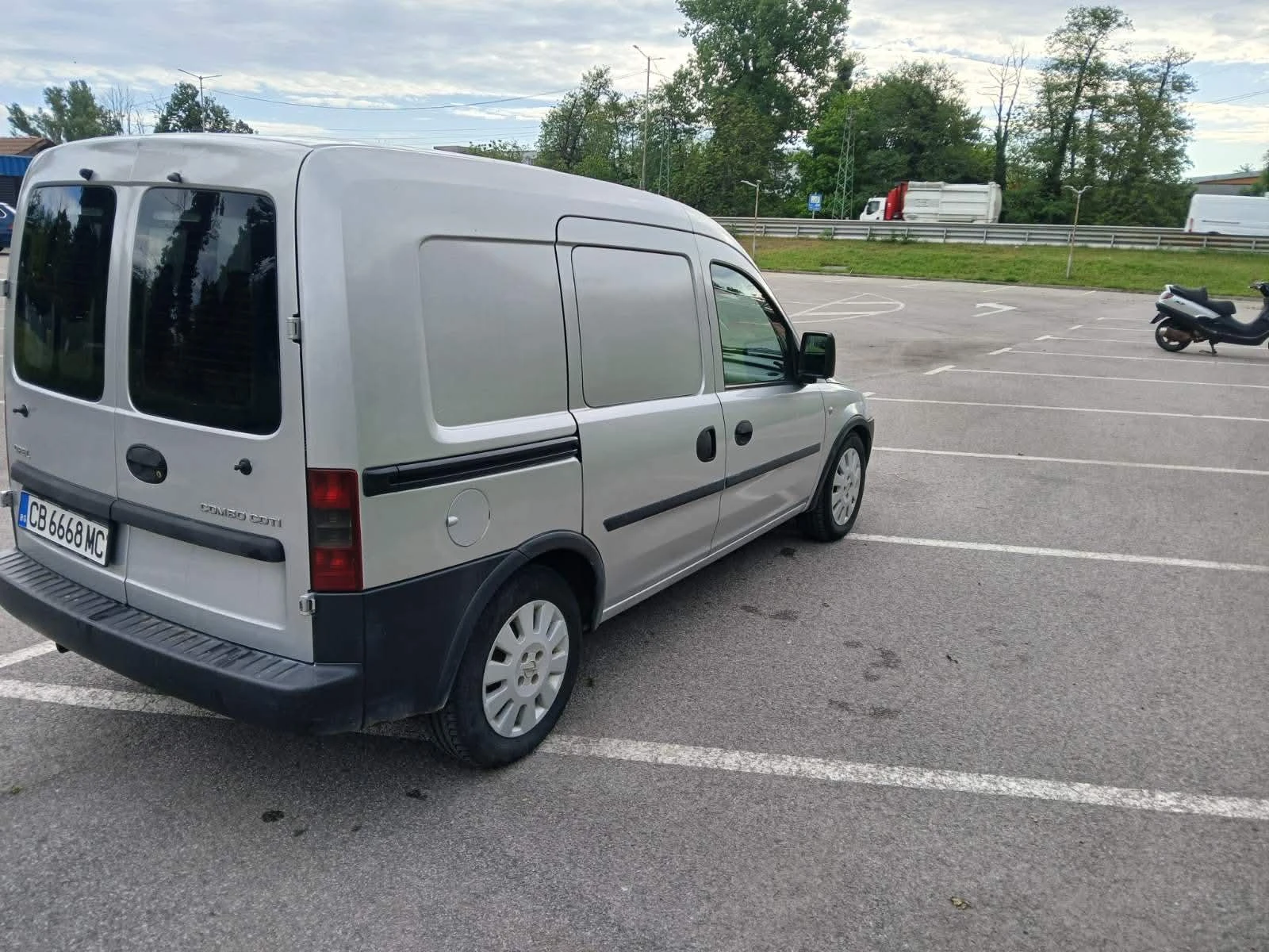 Opel Combo, снимка 4 - Автомобили и джипове - 54609081