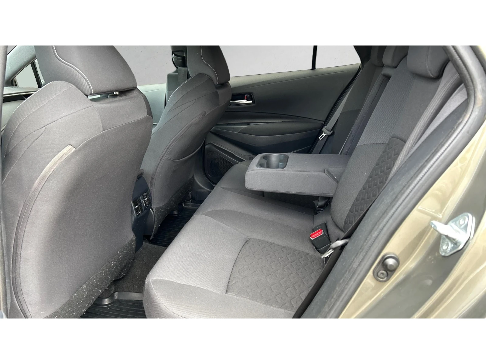 Toyota Corolla 1. 8 HSD  Executive, Месечна вноска от 202  , снимка 11 - Автомобили и джипове - 54633372
