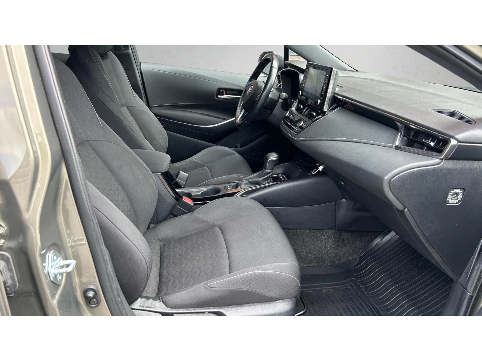 Toyota Corolla 1. 8 HSD  Executive, Месечна вноска от 202  , снимка 9 - Автомобили и джипове - 54633372