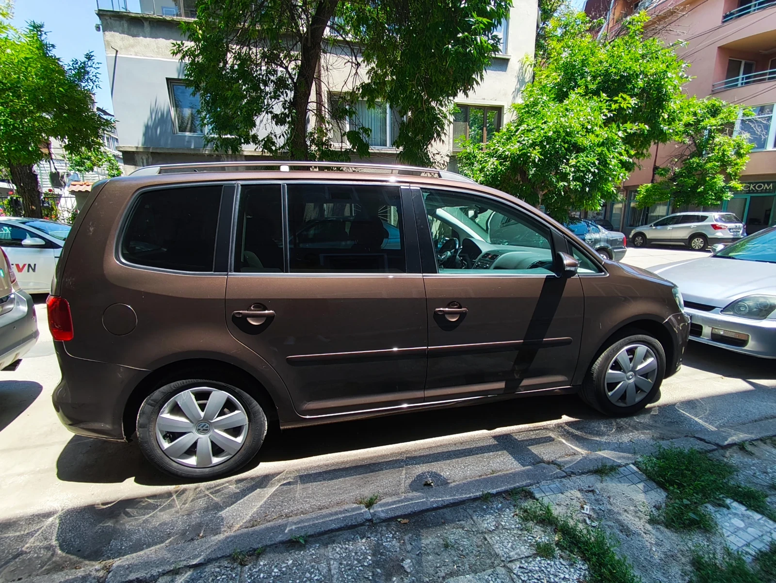 VW Touran Ван, снимка 14 - Автомобили и джипове - 54866735