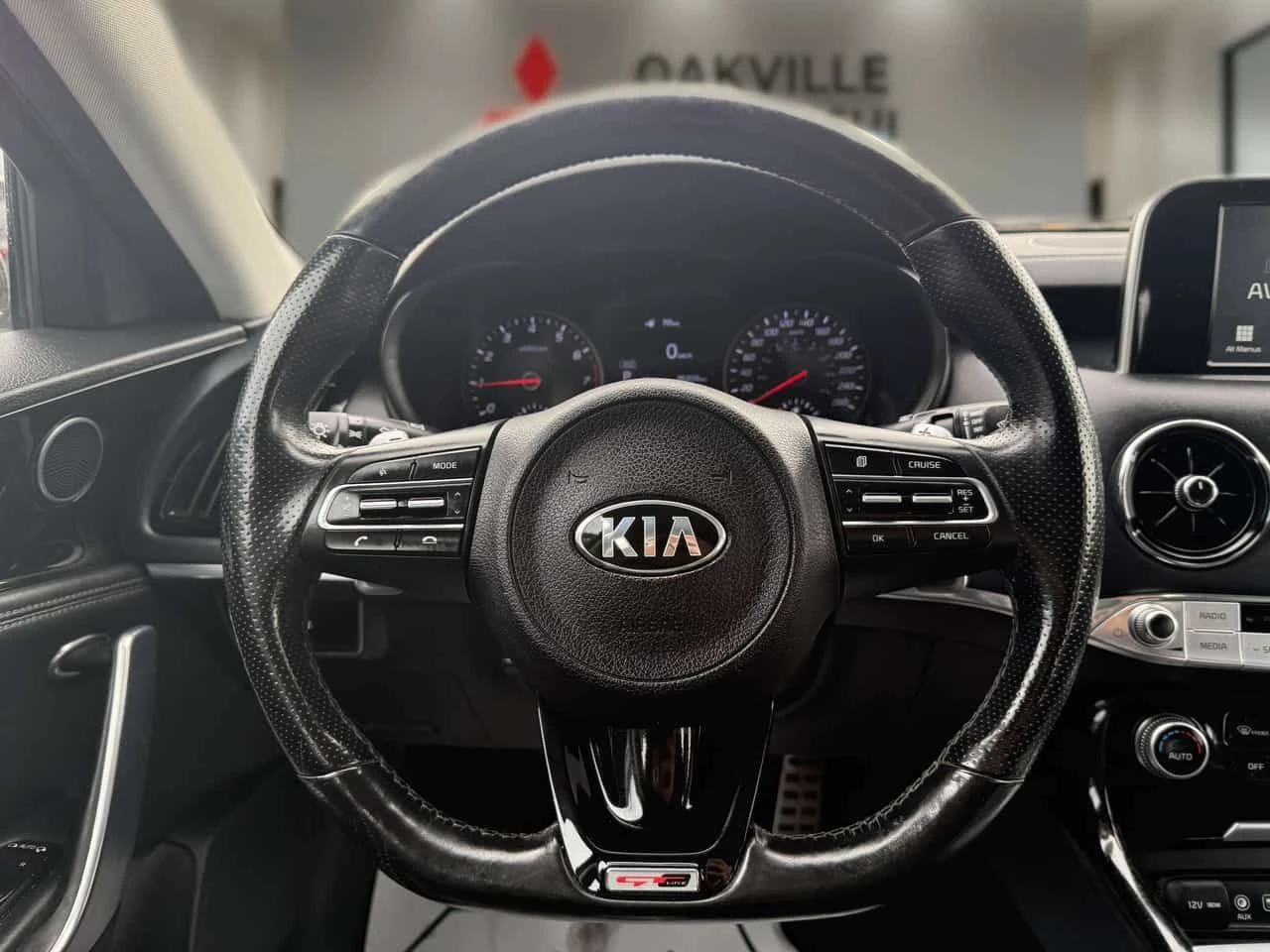 Kia Stinger * AWD | TURBO | CARPLAY | B/U CAM | LEATHER * CARF, снимка 15 - Автомобили и джипове - 55343528