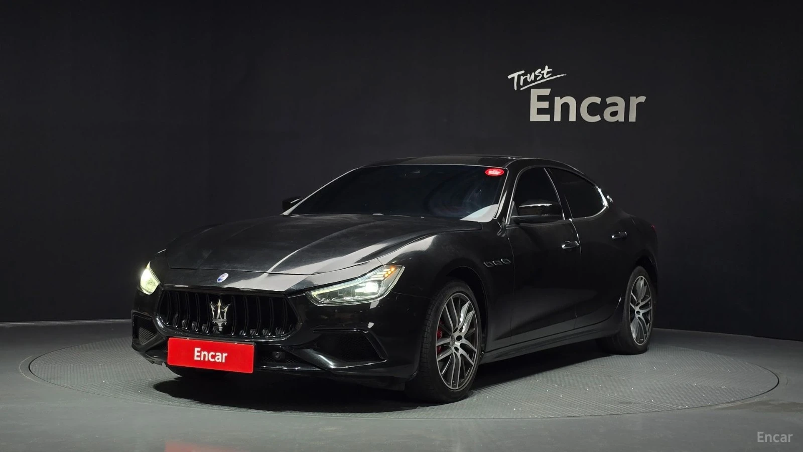 Maserati Ghibli 3.0 DIESEL* PANO* ОБДУХВ* ПОДГРЕВ* НАВИ* КАМЕРА