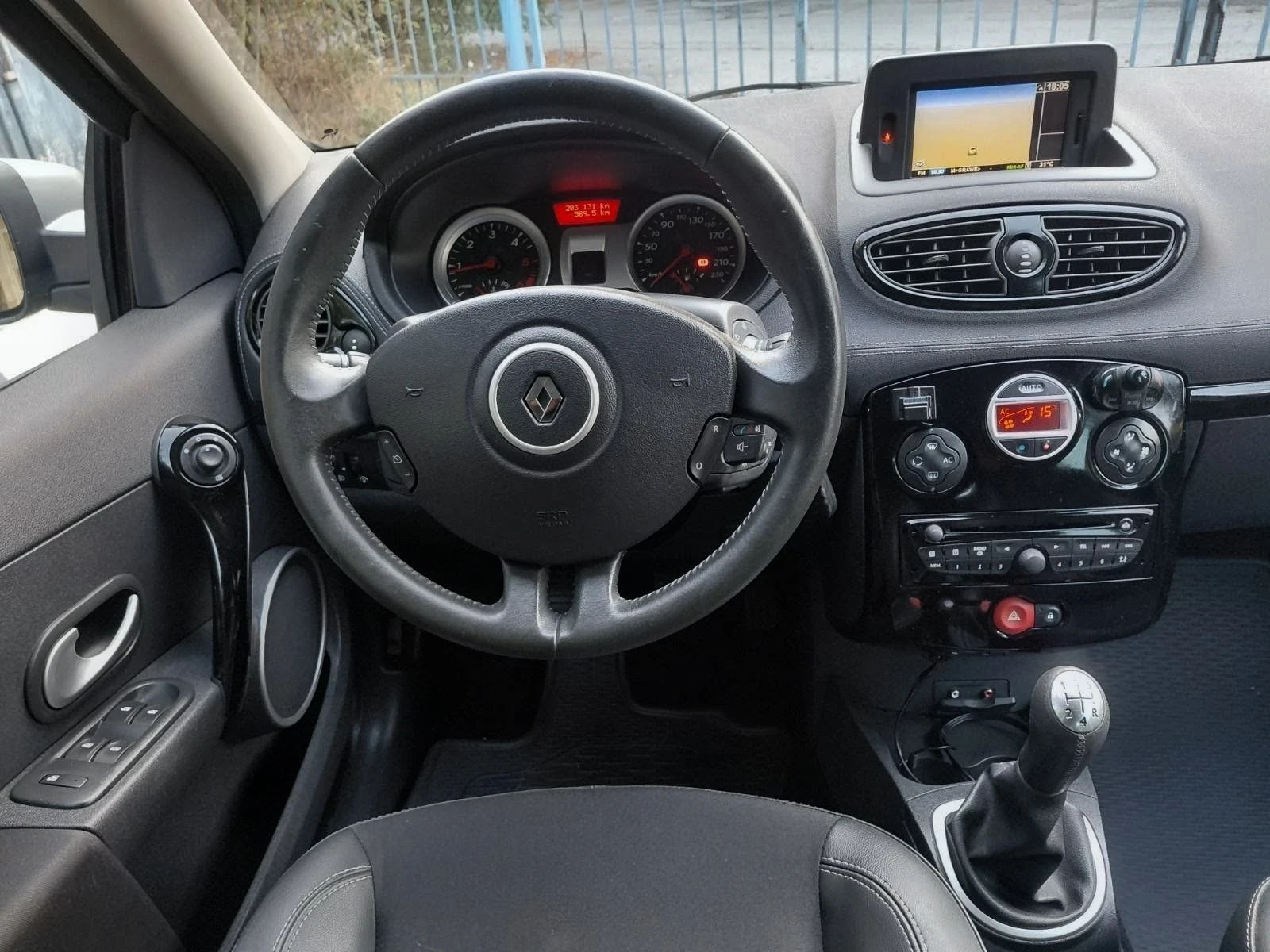 Renault Clio 1.5 CDI-NAVI, снимка 10 - Автомобили и джипове - 55905647