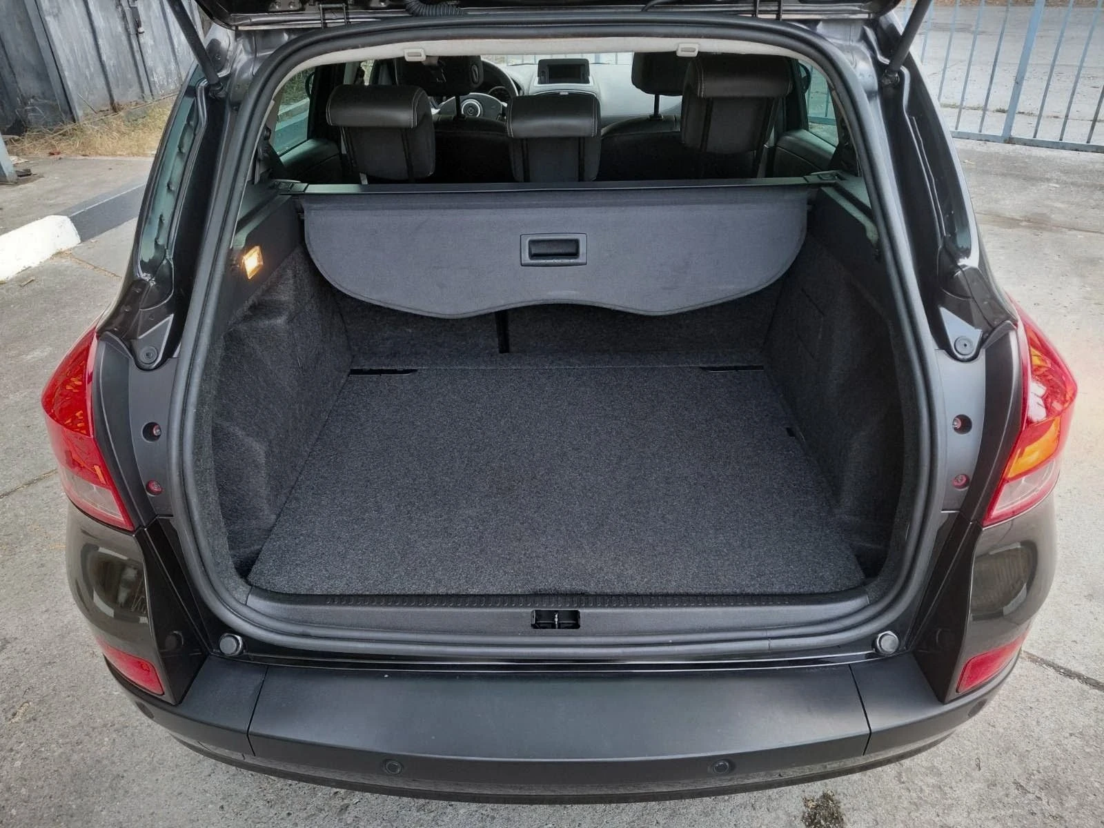 Renault Clio 1.5 CDI-NAVI, снимка 14 - Автомобили и джипове - 55905647