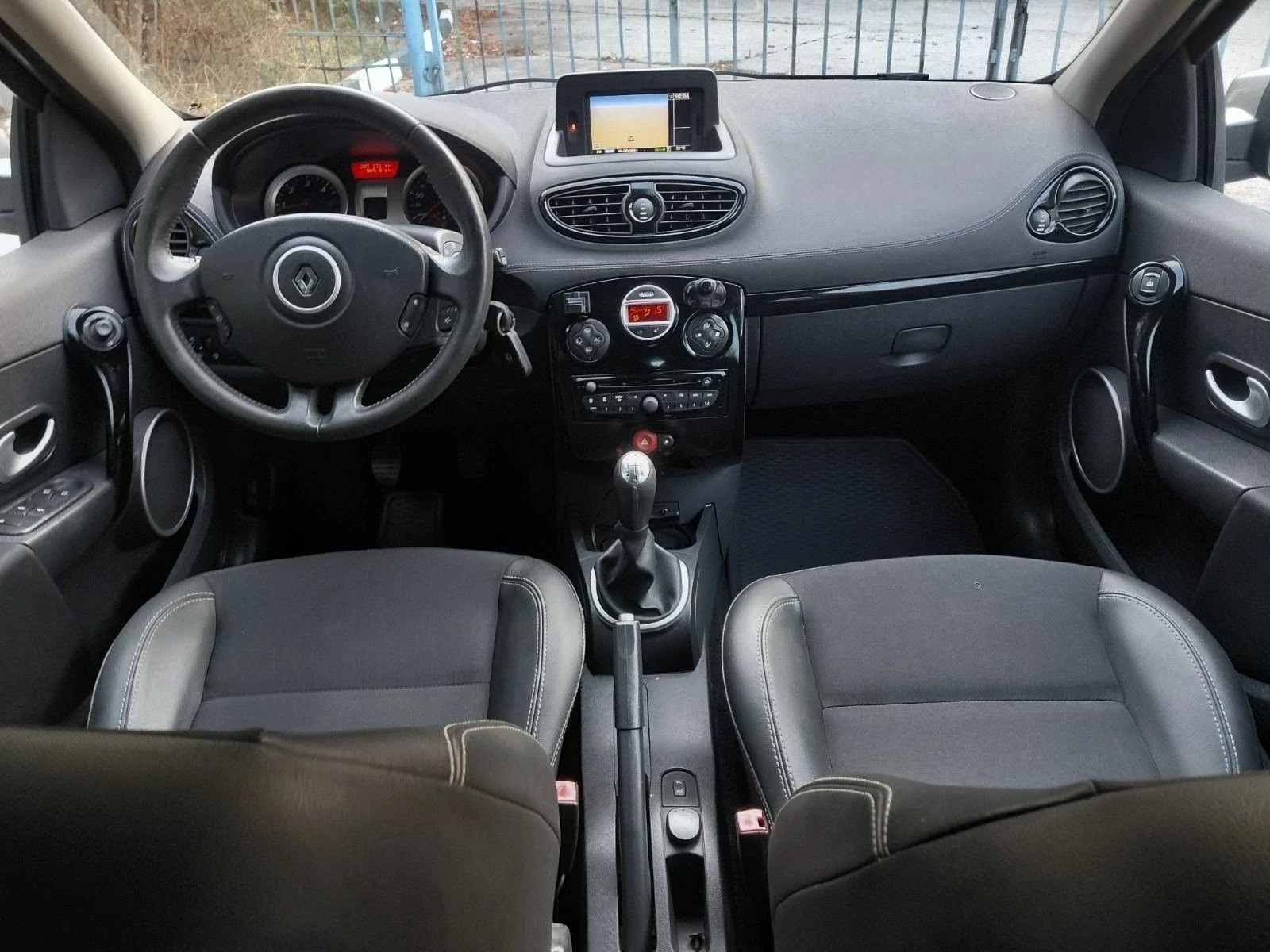 Renault Clio 1.5 CDI-NAVI, снимка 9 - Автомобили и джипове - 55905647