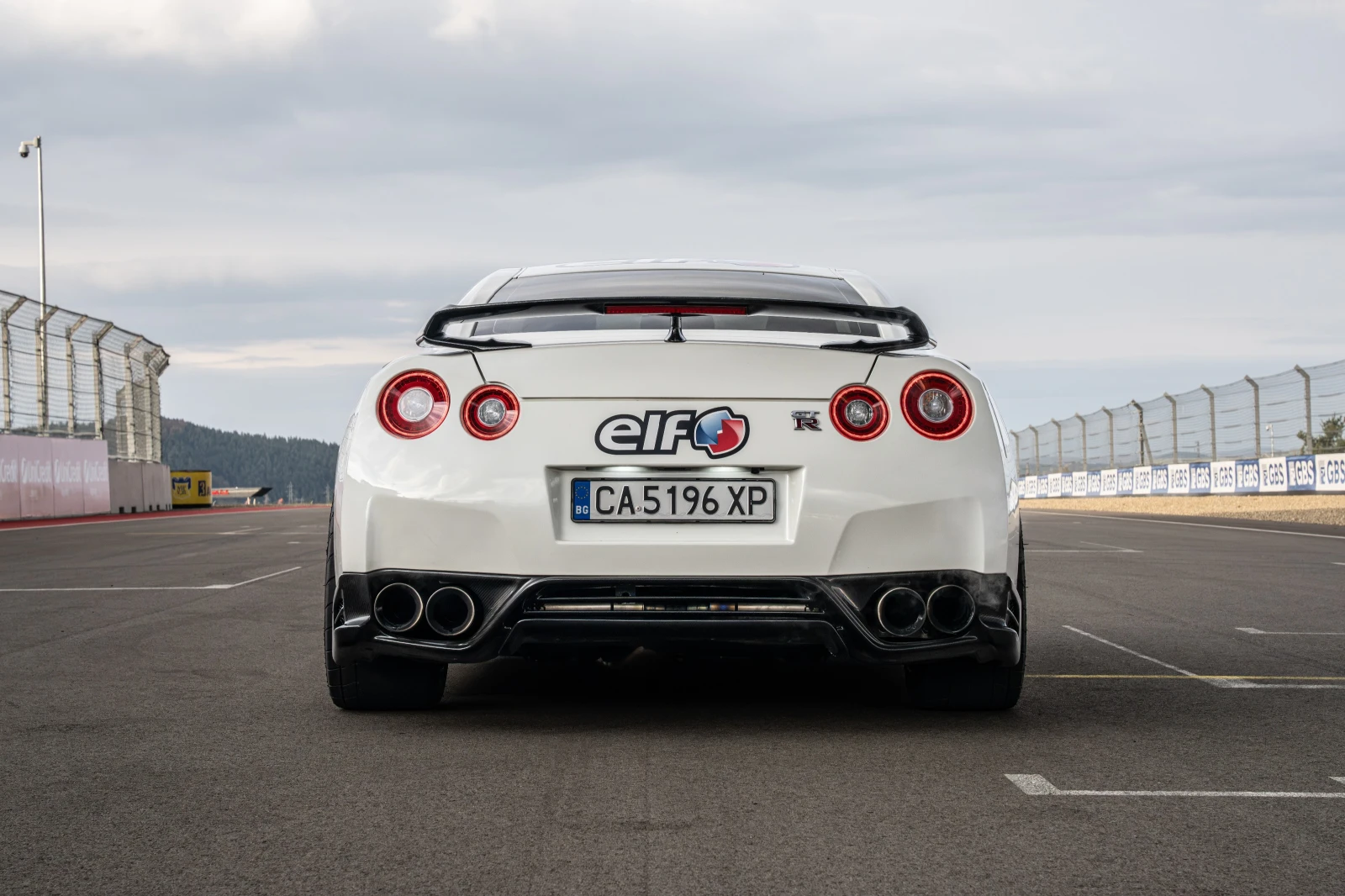 Nissan Gt-r, снимка 4 - Автомобили и джипове - 56588019