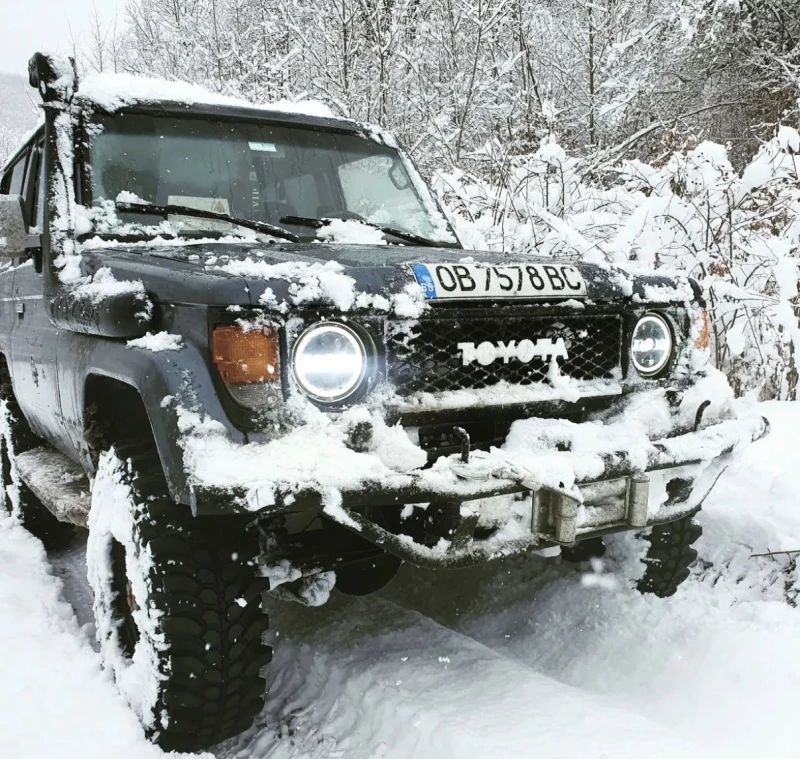 Toyota Land cruiser, снимка 2 - Автомобили и джипове - 48196009