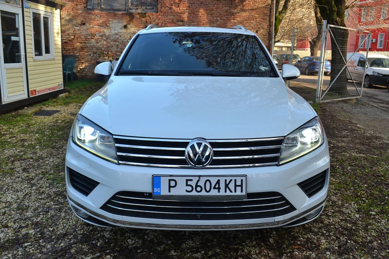 VW Touareg 3.0 TDI V6 R-line, снимка 2 - Автомобили и джипове - 52848291