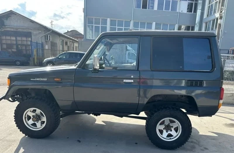 Toyota Land cruiser, снимка 6 - Автомобили и джипове - 48196009