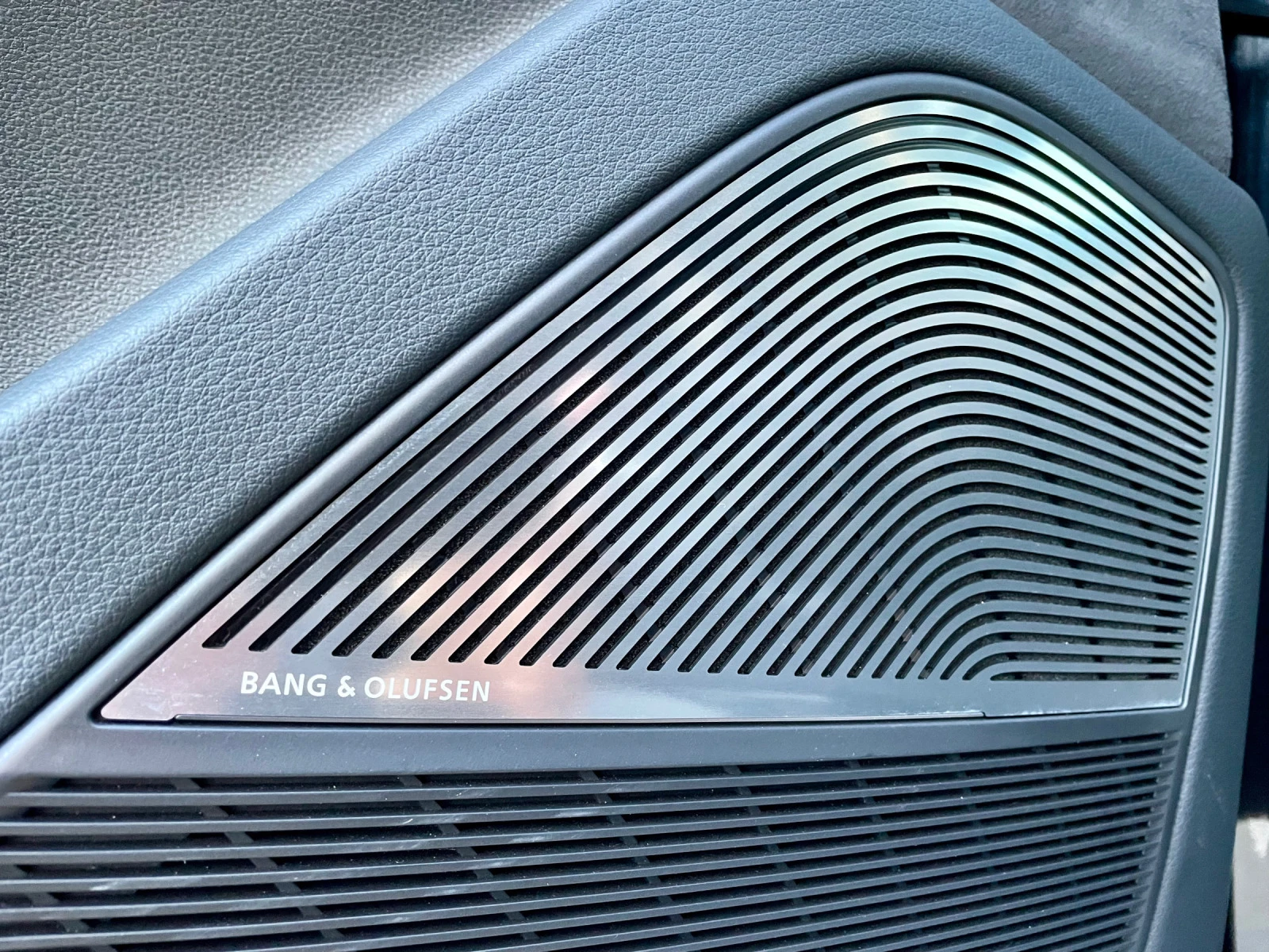 Audi RSQ8 * AKRAPOVIC*  ! | Mobile.bg   14