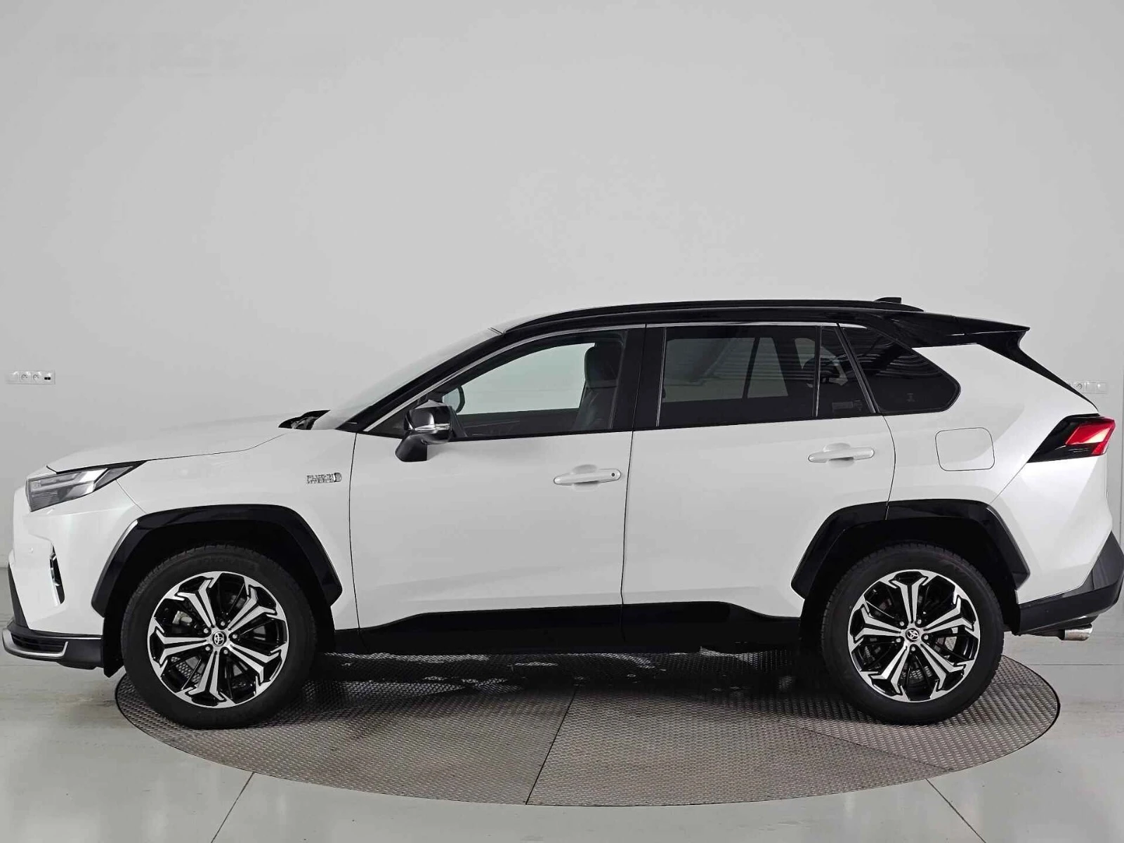 Toyota Rav4 2.5 PHEV STYLE  4x4  306 HP НАЛИЧНА!!! - изображение 3