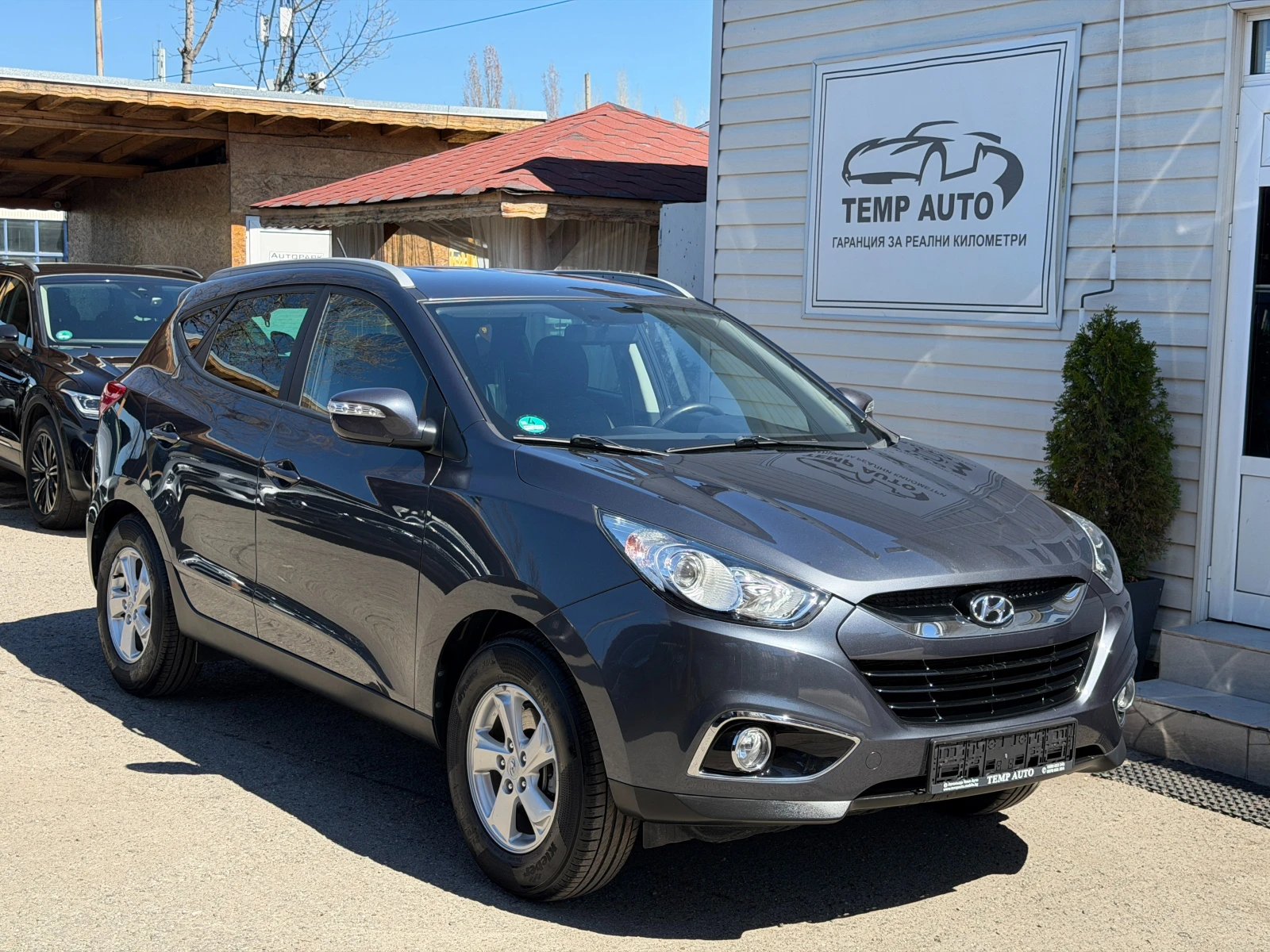 Hyundai IX35 2.0i-163к.с.* 4x4* С ПЪЛНА СЕРВИЗНА ИСТОРИЯ, снимка 3 - Автомобили и джипове - 54111896