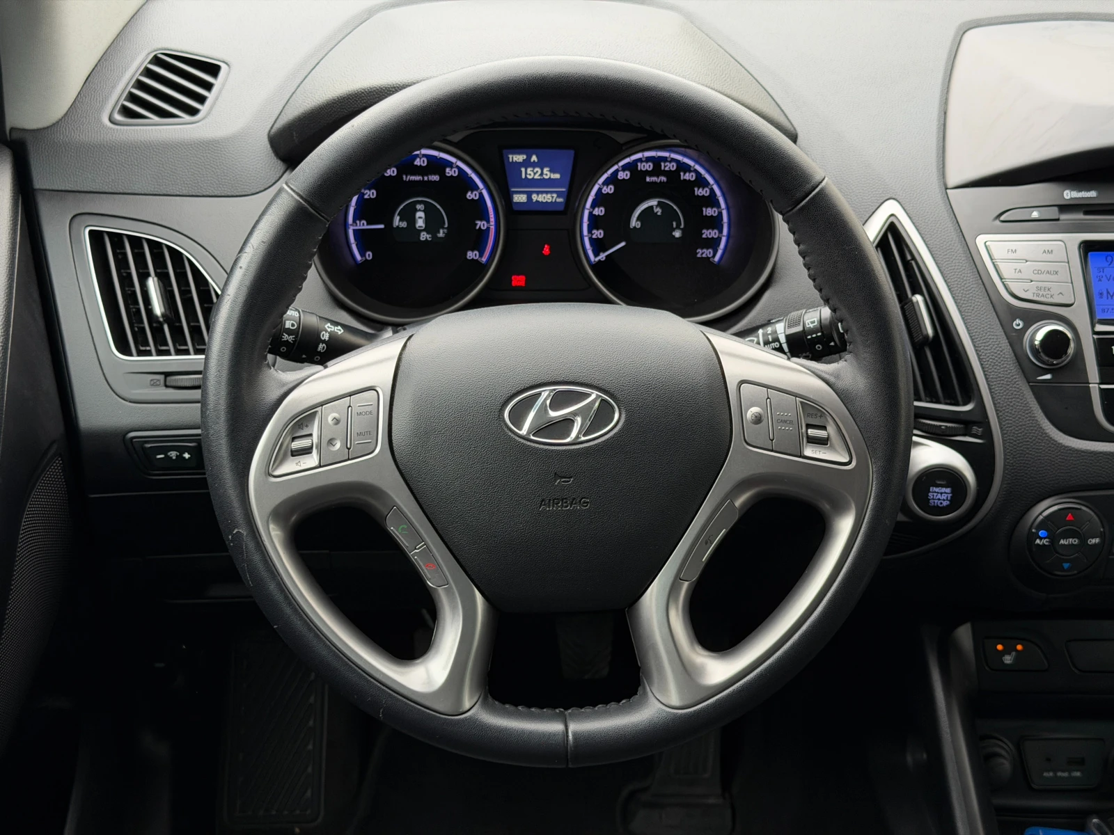 Hyundai IX35 2.0i-163к.с.* 4x4* С ПЪЛНА СЕРВИЗНА ИСТОРИЯ, снимка 10 - Автомобили и джипове - 54111896