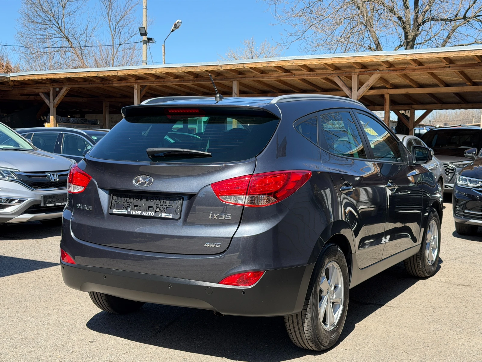 Hyundai IX35 2.0i-163к.с.* 4x4* С ПЪЛНА СЕРВИЗНА ИСТОРИЯ, снимка 4 - Автомобили и джипове - 54111896