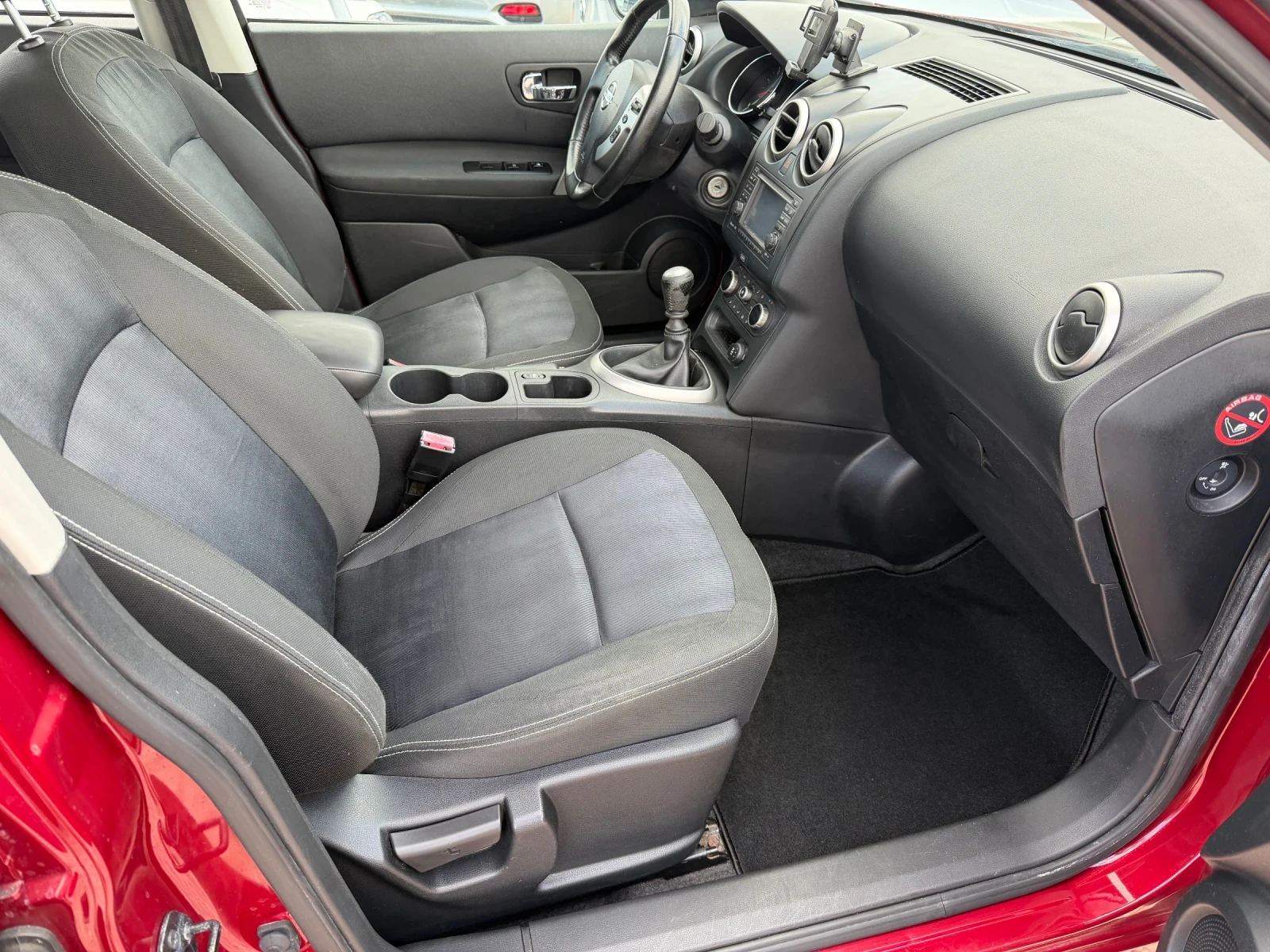 Nissan Qashqai 1.6dci.Navi 360, снимка 9 - Автомобили и джипове - 54563521