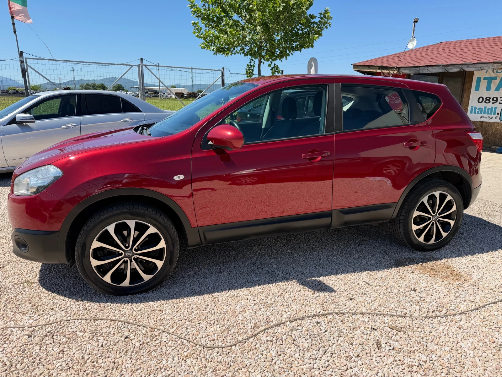 Nissan Qashqai 1.6dci.Navi 360, снимка 3 - Автомобили и джипове - 54563521