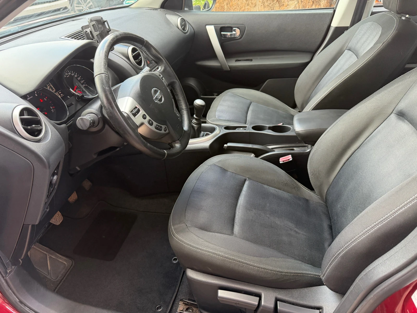 Nissan Qashqai 1.6dci.Navi 360, снимка 8 - Автомобили и джипове - 54563521