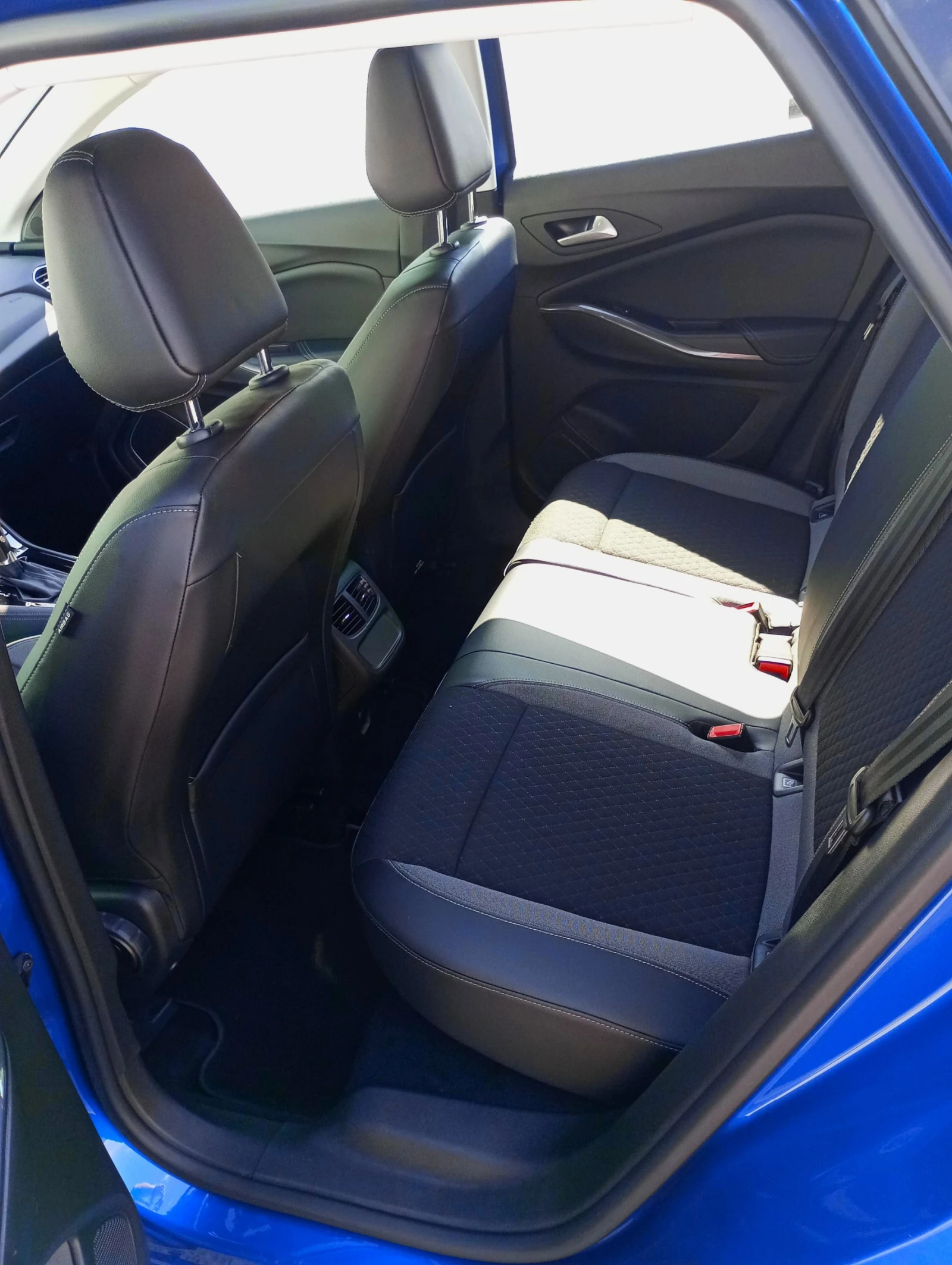 Opel Grandland X, снимка 9 - Автомобили и джипове - 54956899