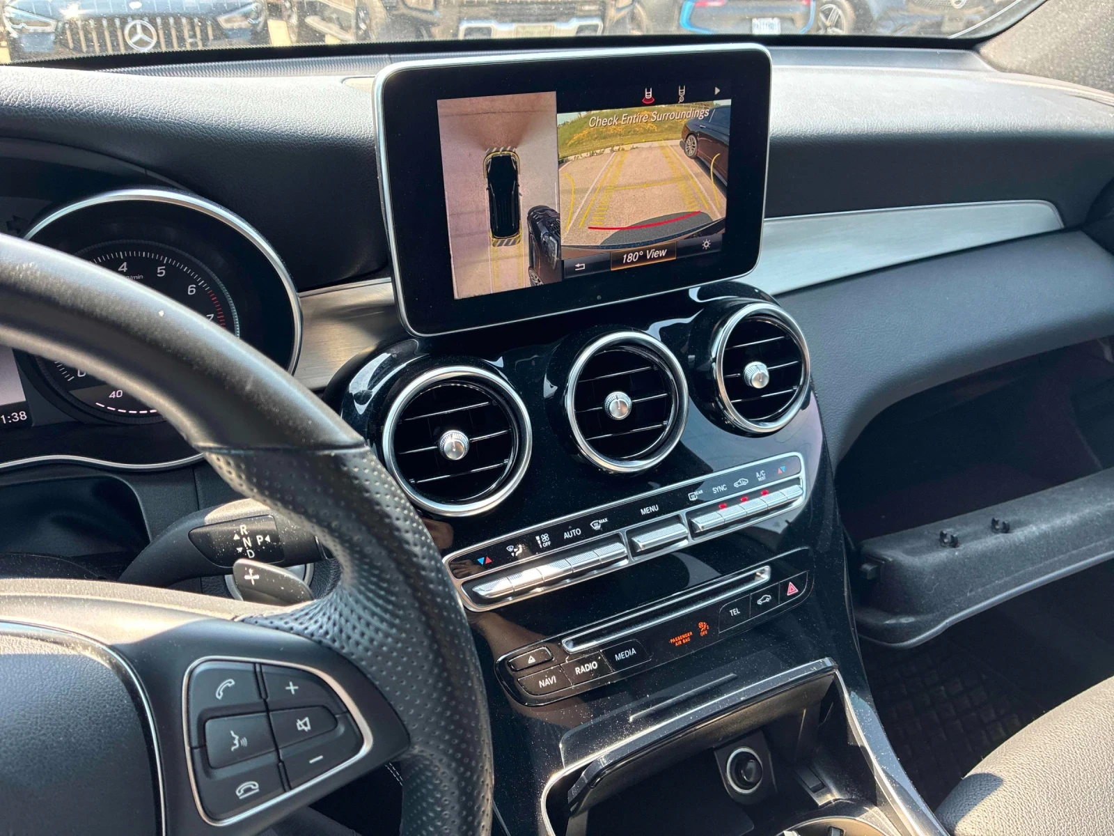 Mercedes-Benz GLC 300 360* ПОДГРЕВ* KEYLESS* CARFAX , снимка 8 - Автомобили и джипове - 55207943
