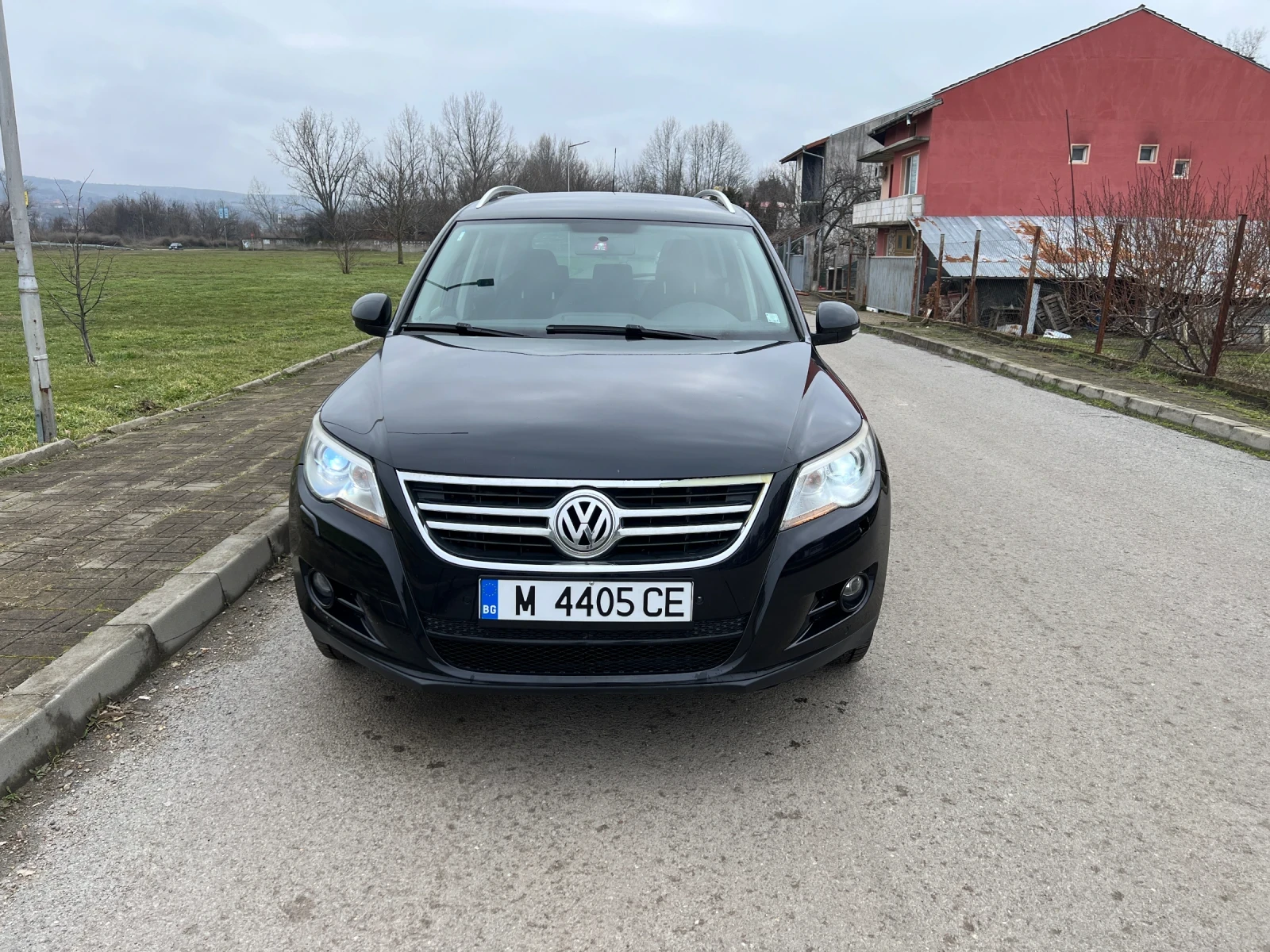 VW Tiguan 1.4 tsi, снимка 2 - Автомобили и джипове - 56529732
